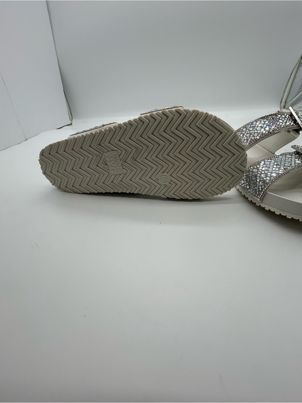 Madden NYC Crystal-Embellished White Slide Sandals. Size 10 - Picture 6 of 6
